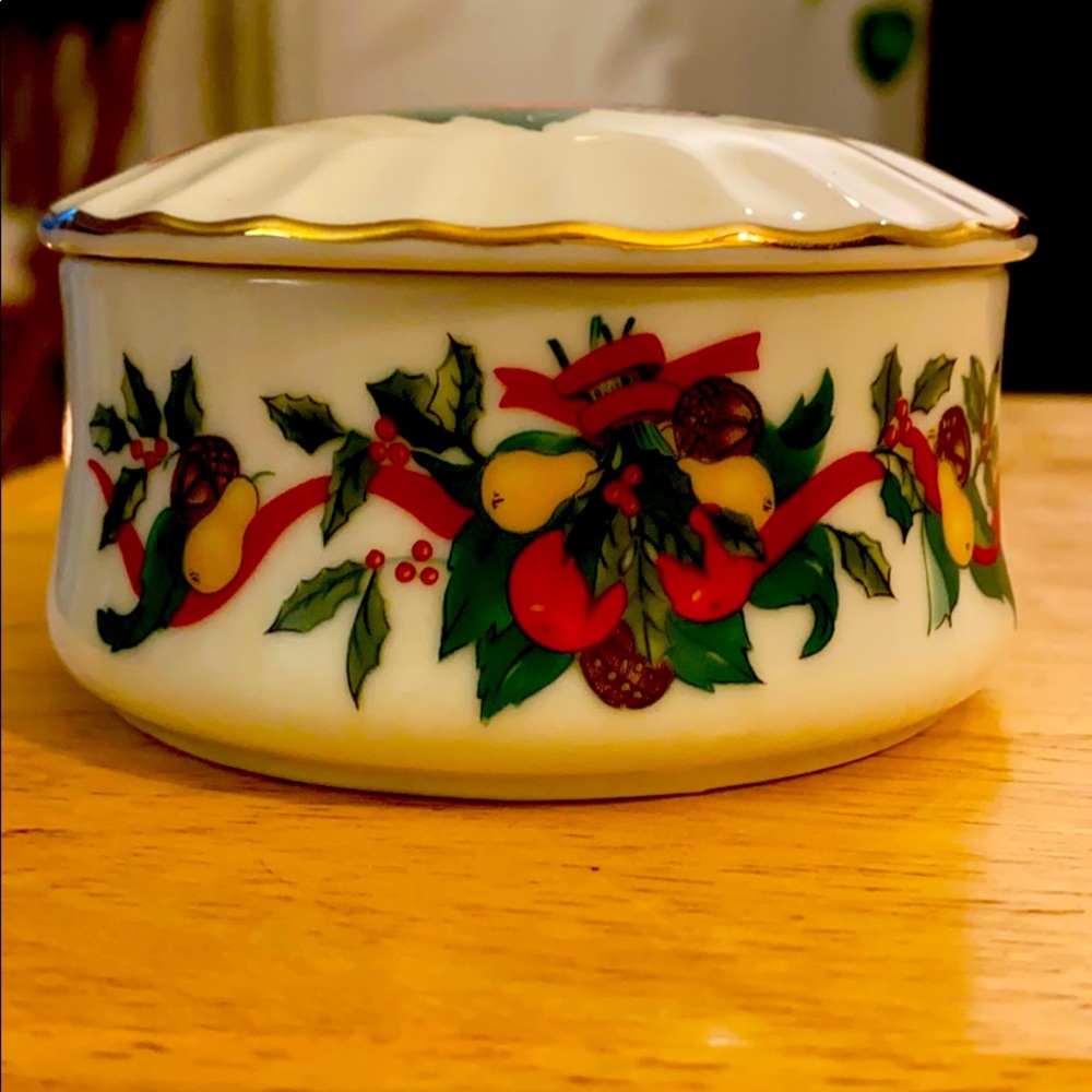 Porcelain Christmas Music Box